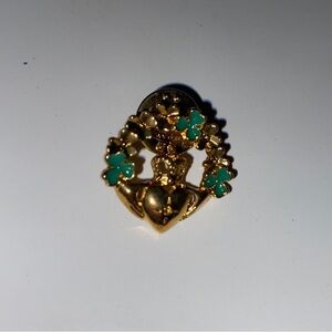 Vintage Avon Claddagh Pin